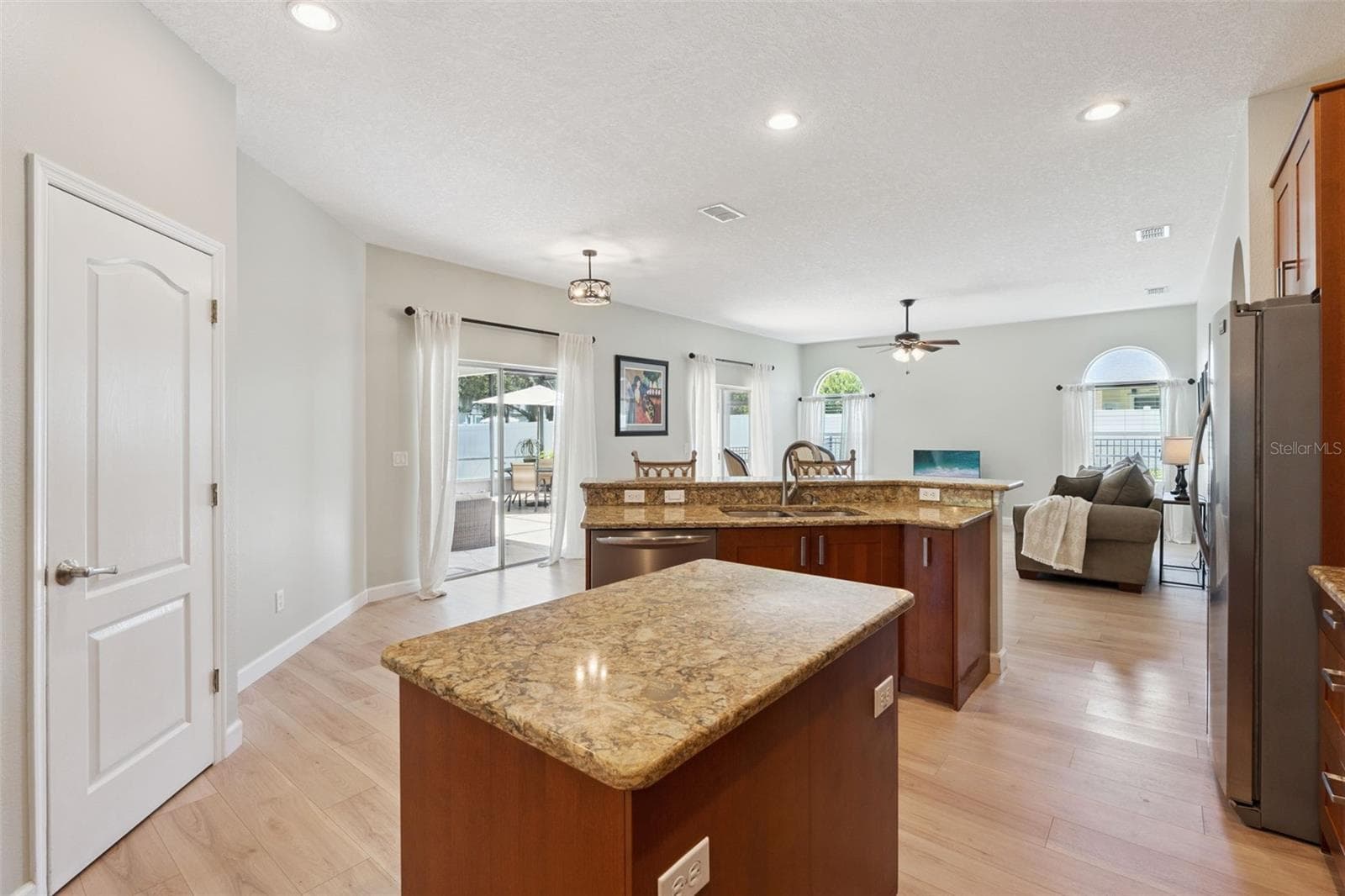 14975 FAVERSHAM CIRCLE — photo 13 of 54