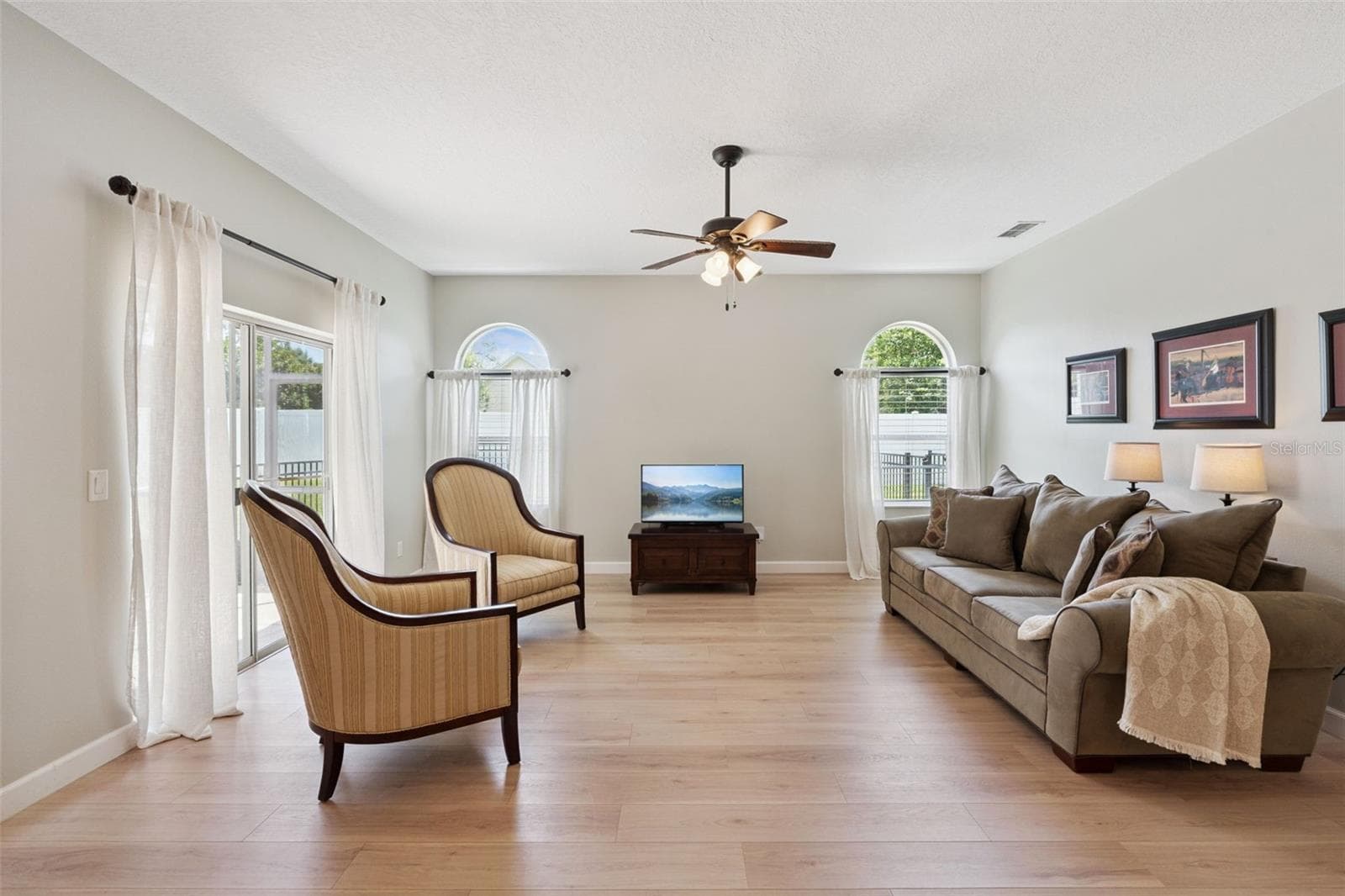14975 FAVERSHAM CIRCLE — photo 20 of 54