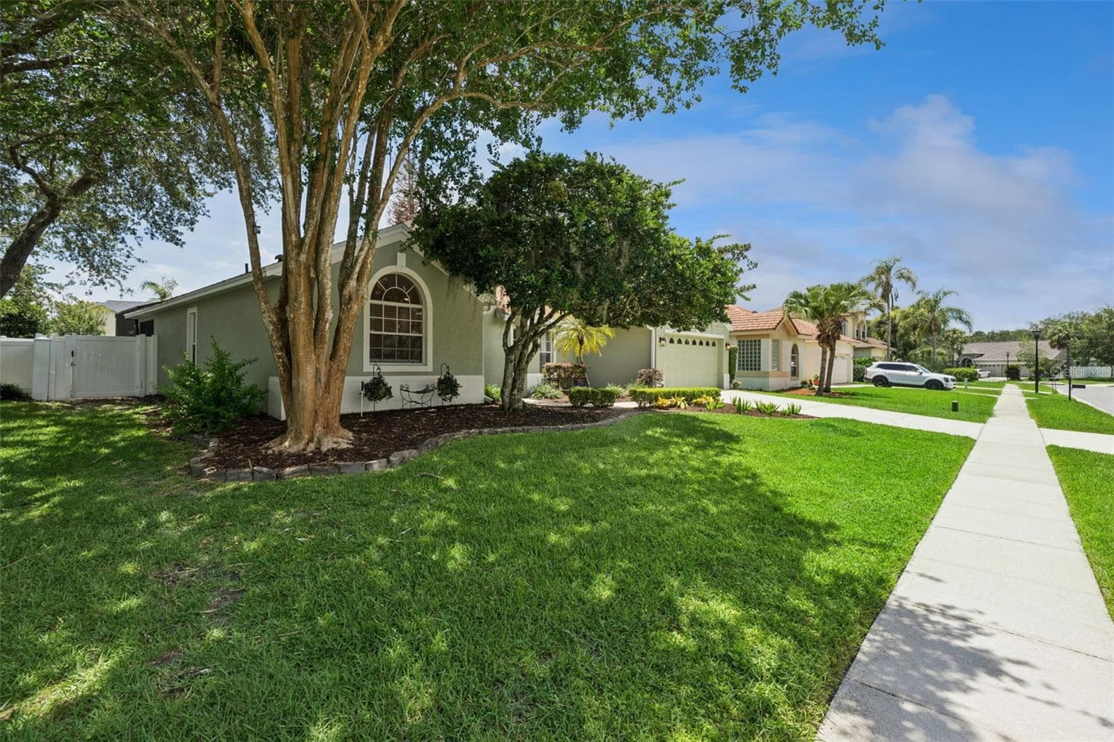 14975 FAVERSHAM CIRCLE — photo 3 of 54