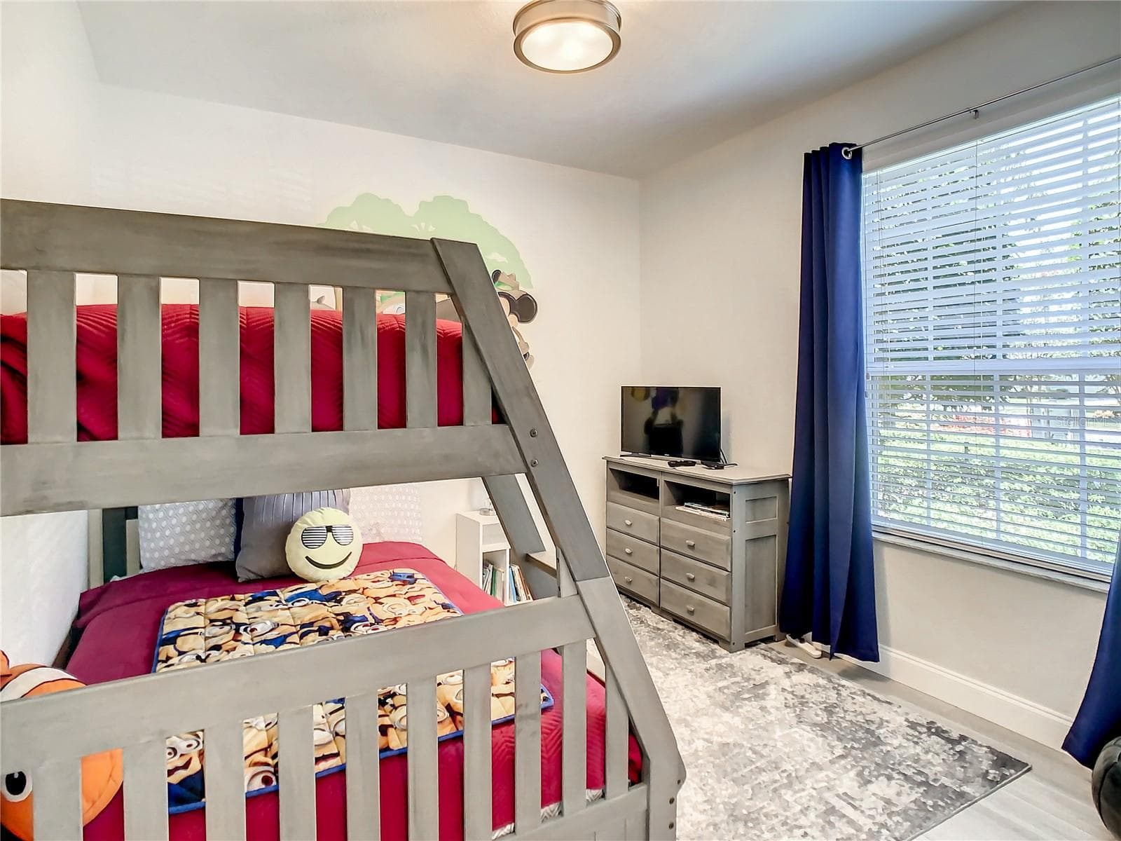 7664 COMROW STREET — photo 16 of 68