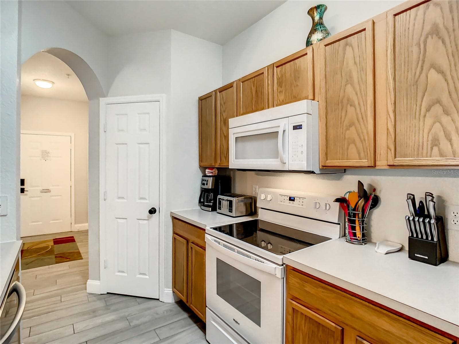 7664 COMROW STREET — photo 8 of 68