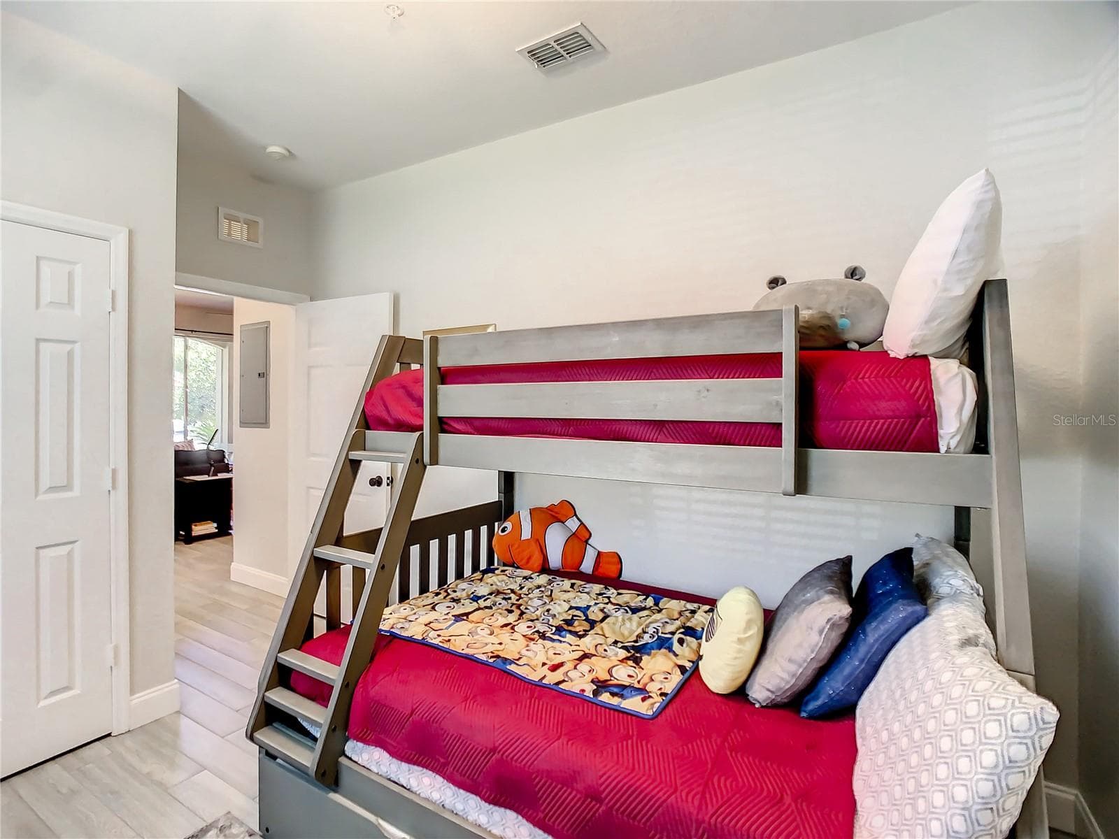 7664 COMROW STREET — photo 14 of 68