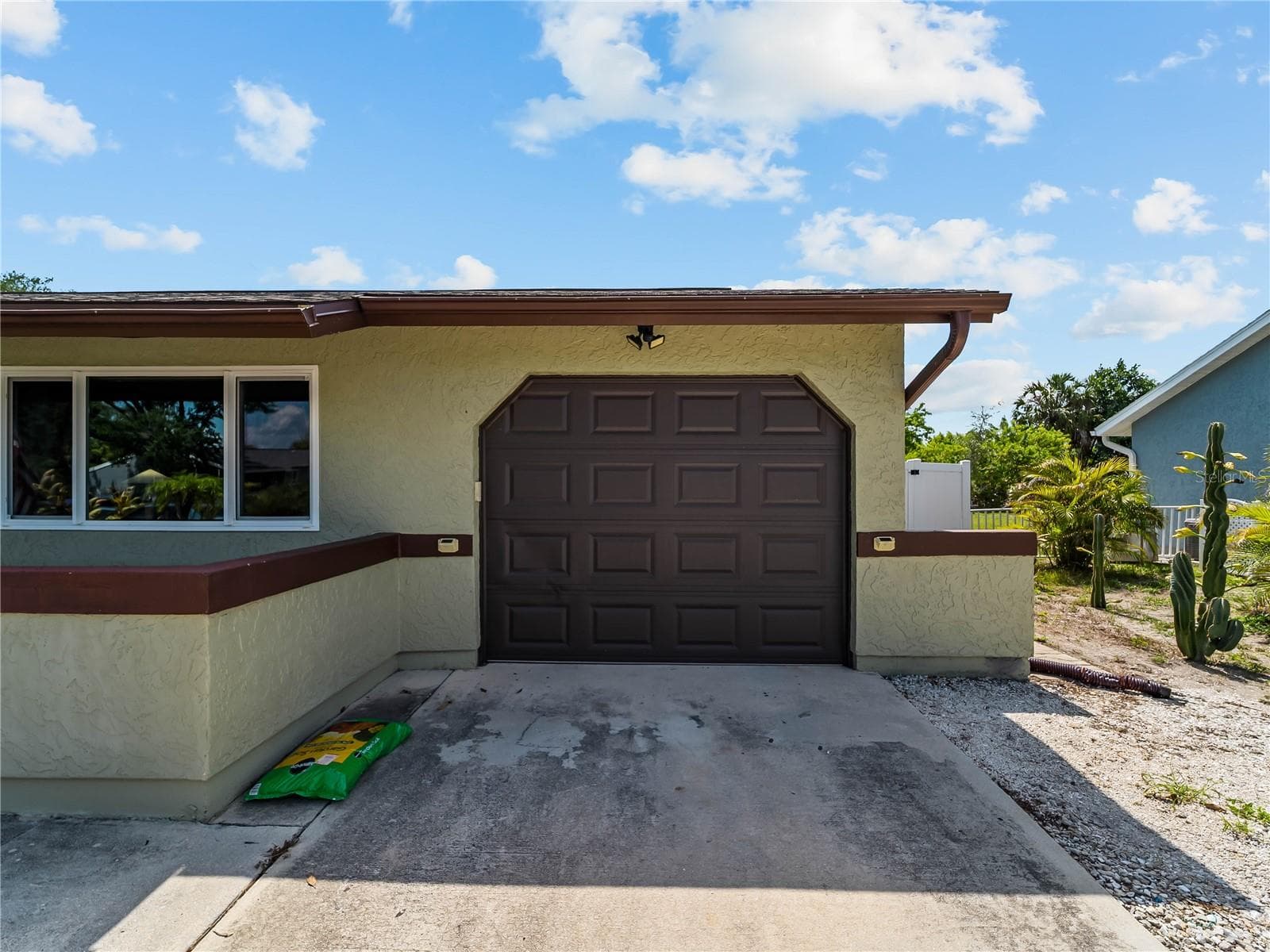 5008 CHAVES CIRCLE — photo 34 of 47