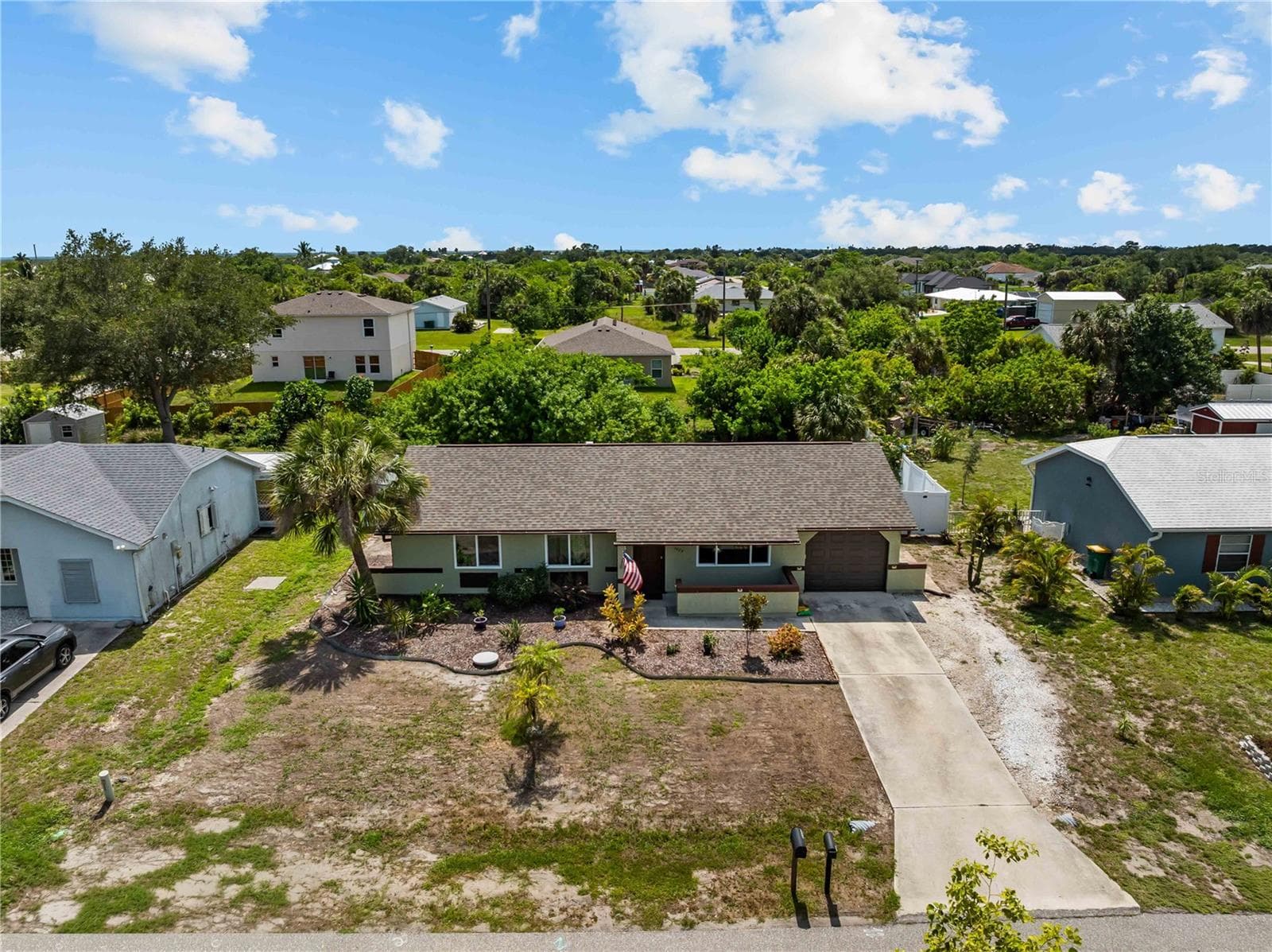 5008 CHAVES CIRCLE — photo 42 of 47