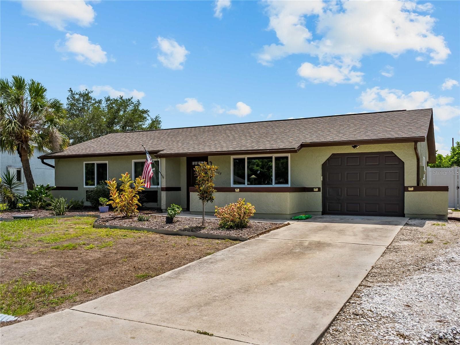 5008 CHAVES CIRCLE — photo 36 of 47