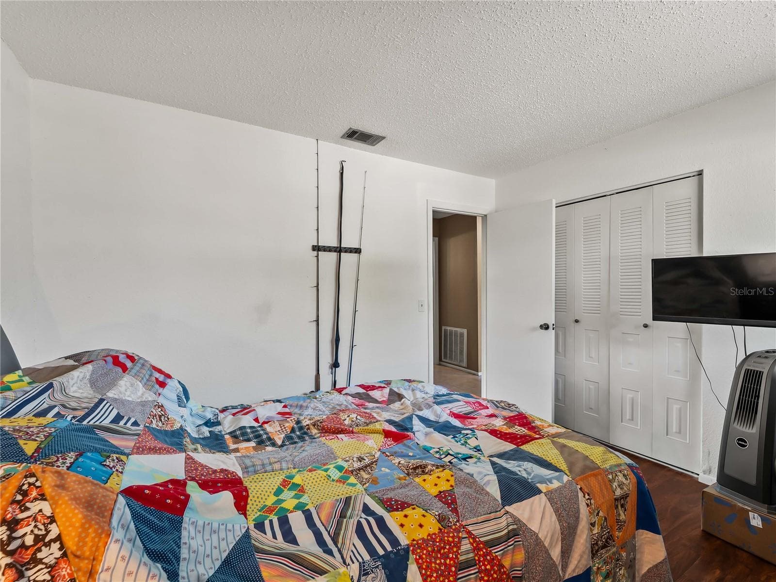 5008 CHAVES CIRCLE — photo 20 of 47