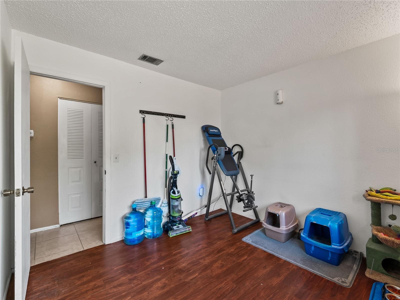 5008 CHAVES CIRCLE — photo 22 of 47