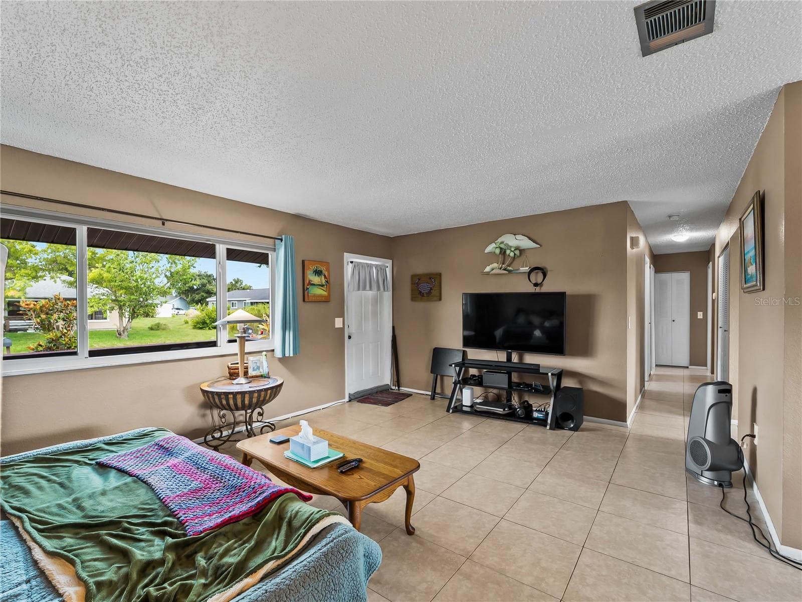 5008 CHAVES CIRCLE — photo 8 of 47
