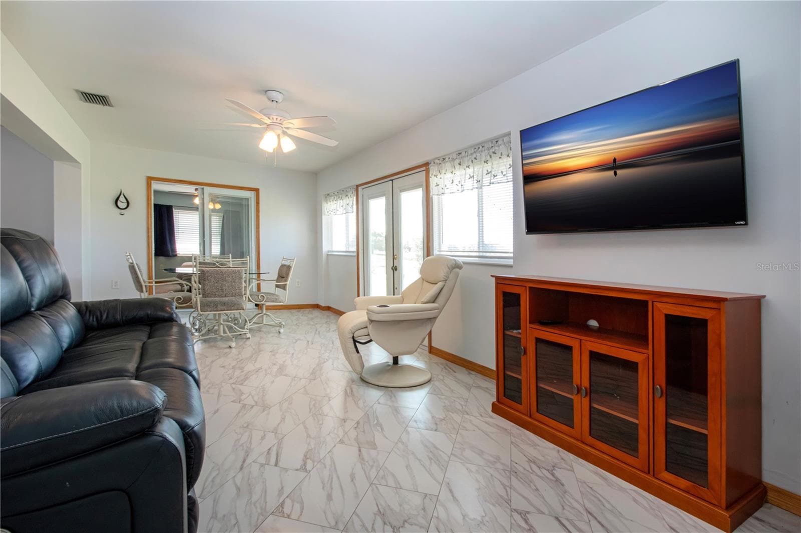 624 LA JOLLA AVENUE — photo 25 of 61