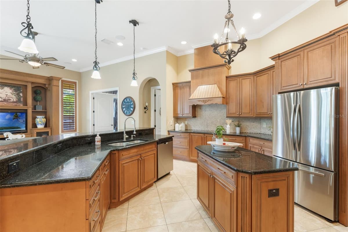25514 HIGH HAMPTON CIRCLE — photo 16 of 49