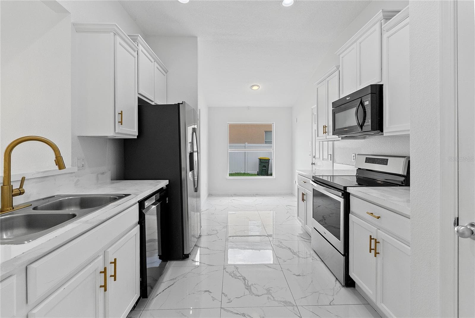 337 GIOVANI BOULEVARD — photo 6 of 31