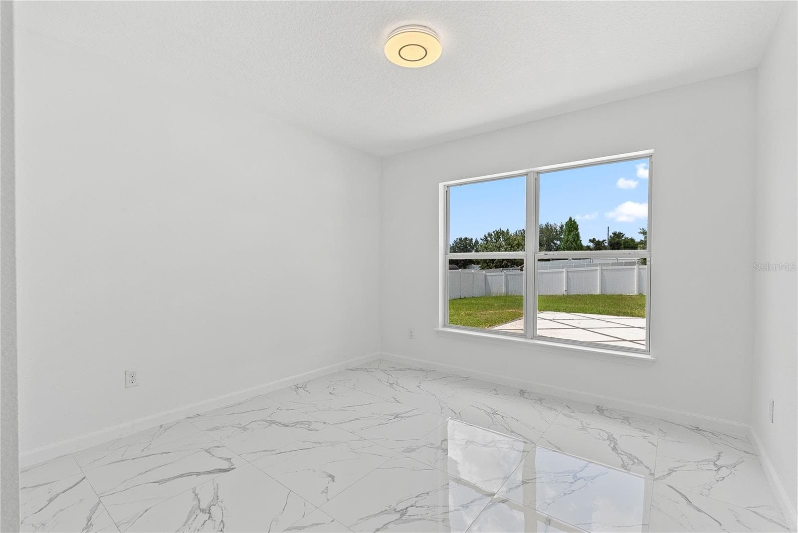 337 GIOVANI BOULEVARD — photo 24 of 31