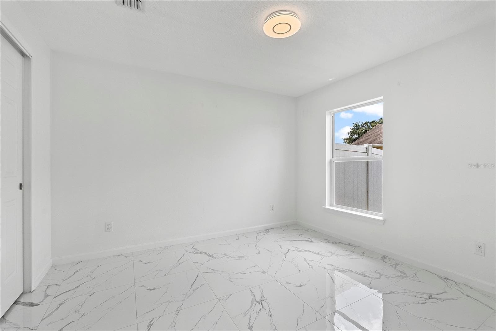 337 GIOVANI BOULEVARD — photo 18 of 31