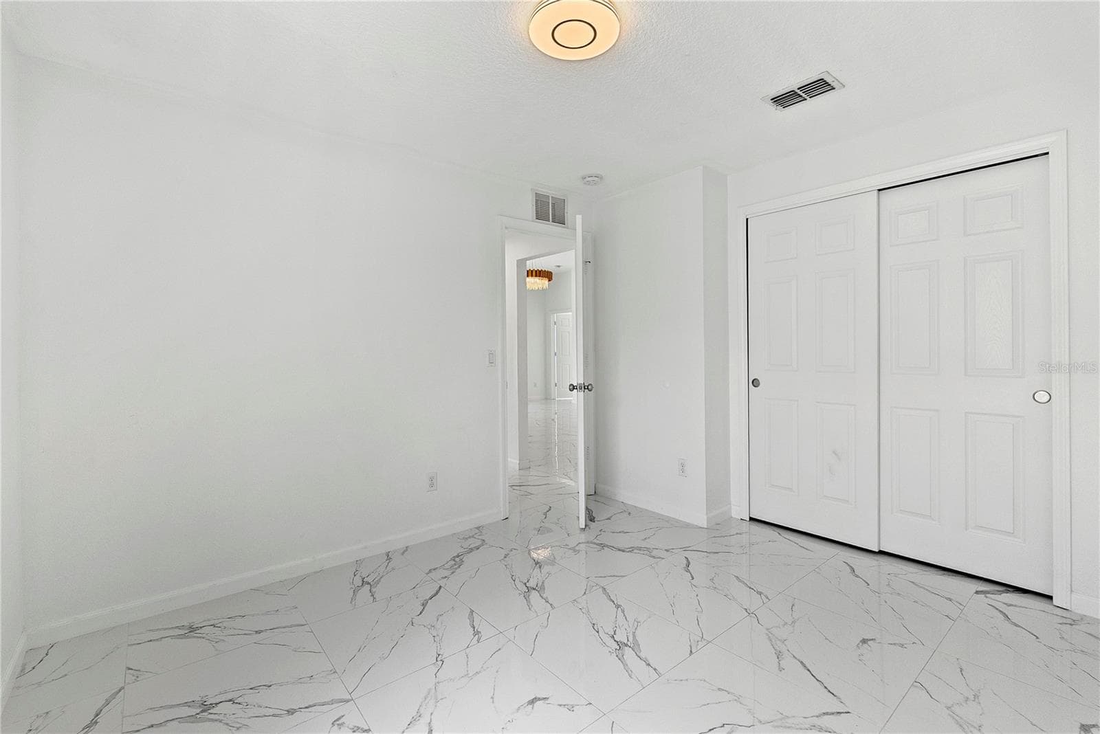 337 GIOVANI BOULEVARD — photo 20 of 31