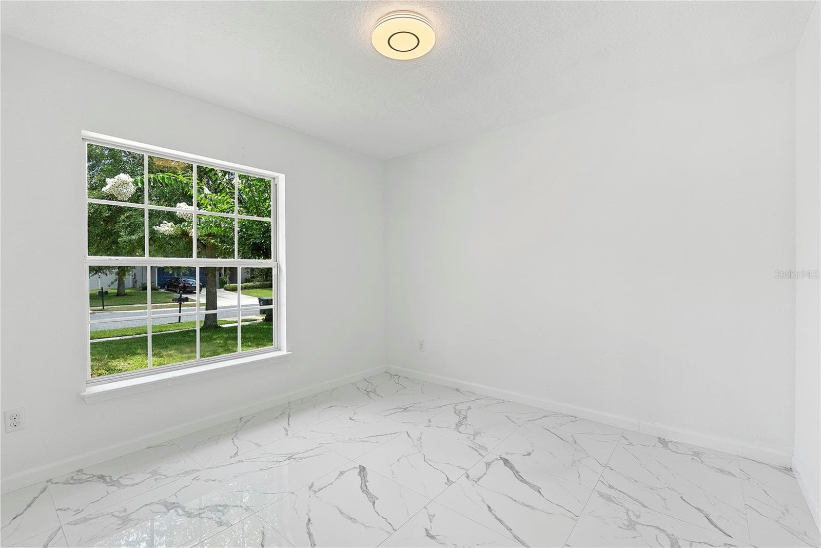 337 GIOVANI BOULEVARD — photo 14 of 31