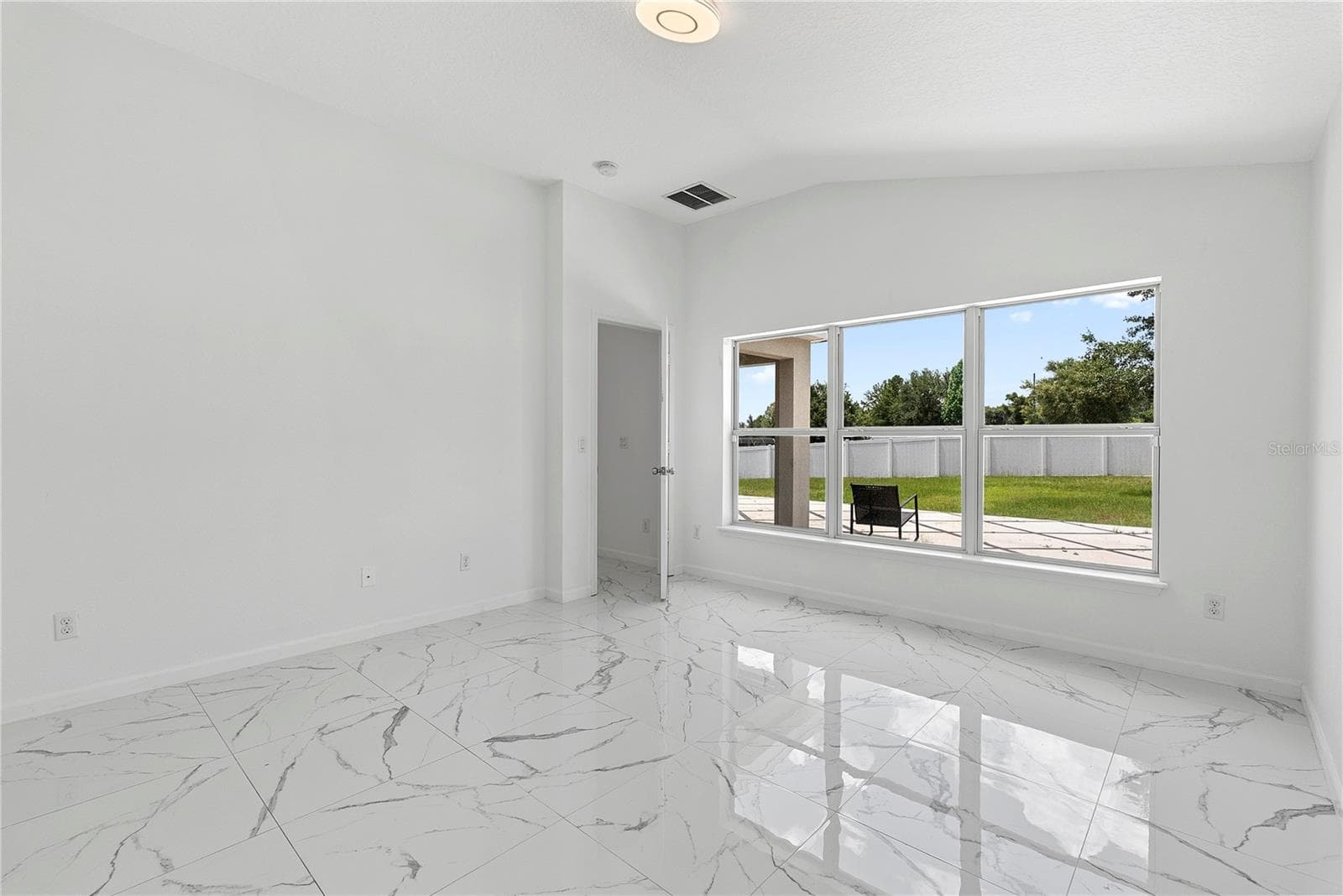 337 GIOVANI BOULEVARD — photo 12 of 31