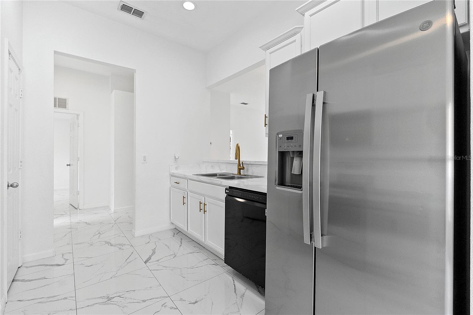 337 GIOVANI BOULEVARD — photo 10 of 31