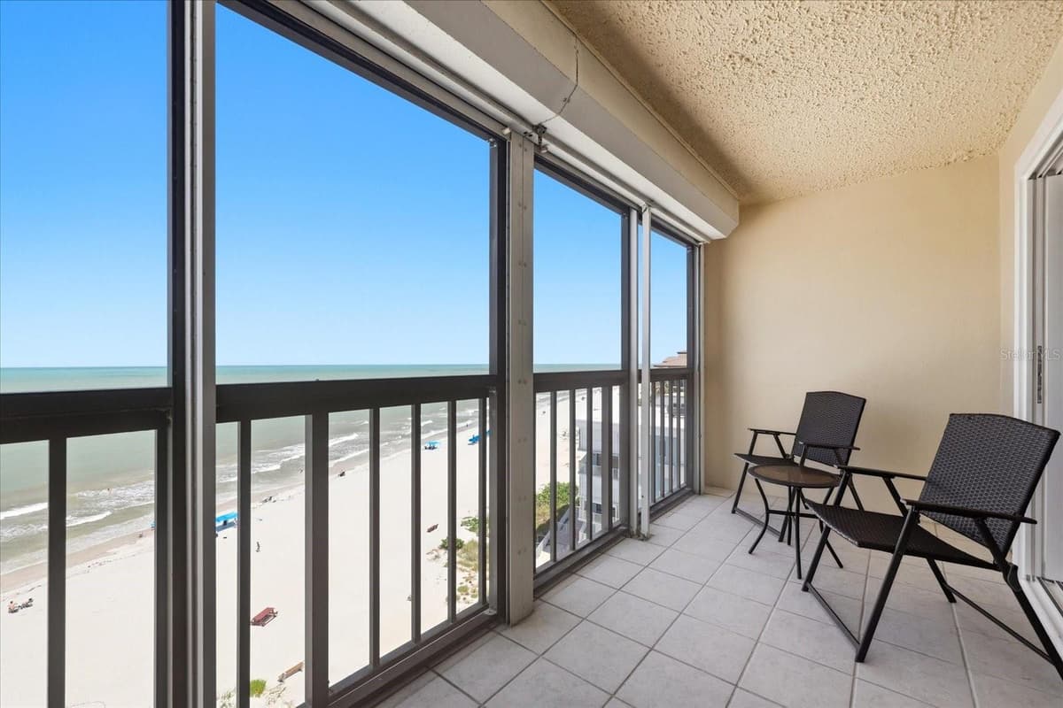 19450 GULF BOULEVARD — photo 18 of 51