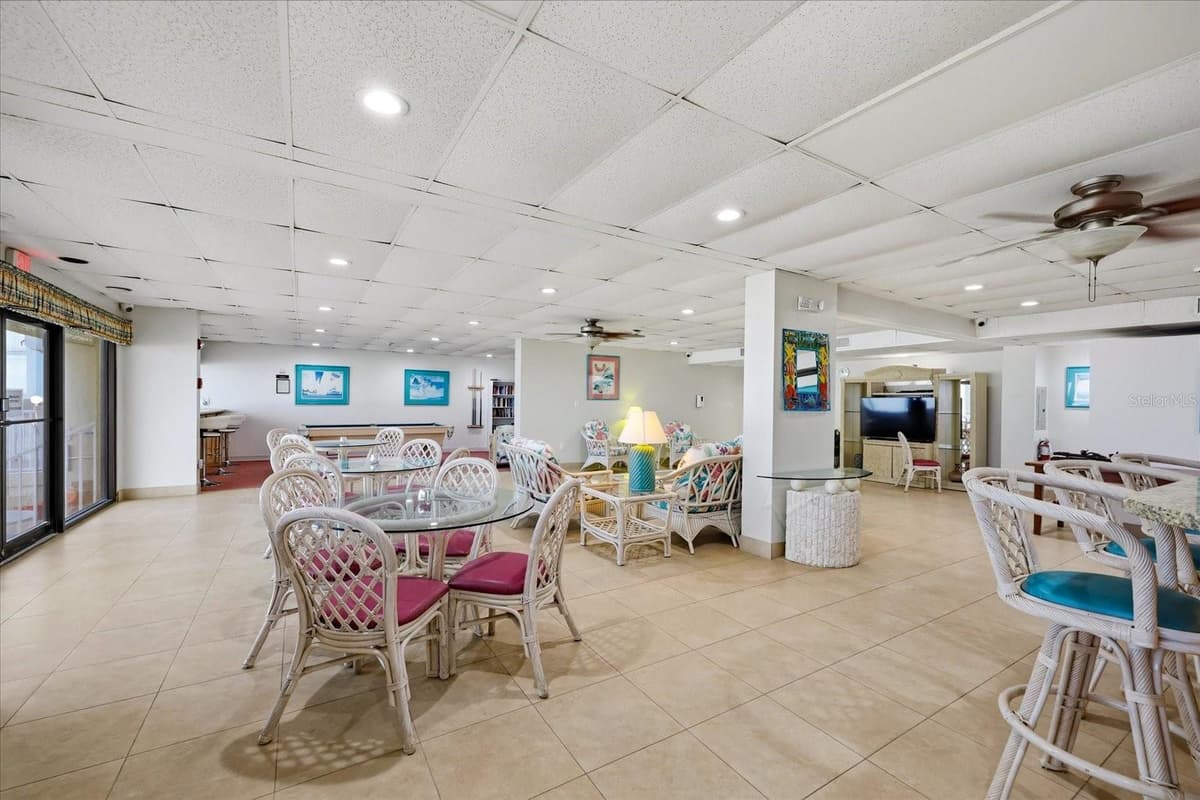 19450 GULF BOULEVARD — photo 31 of 51