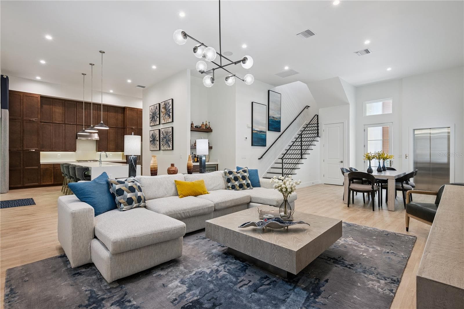512 SWOOPE AVENUE — photo 8 of 46