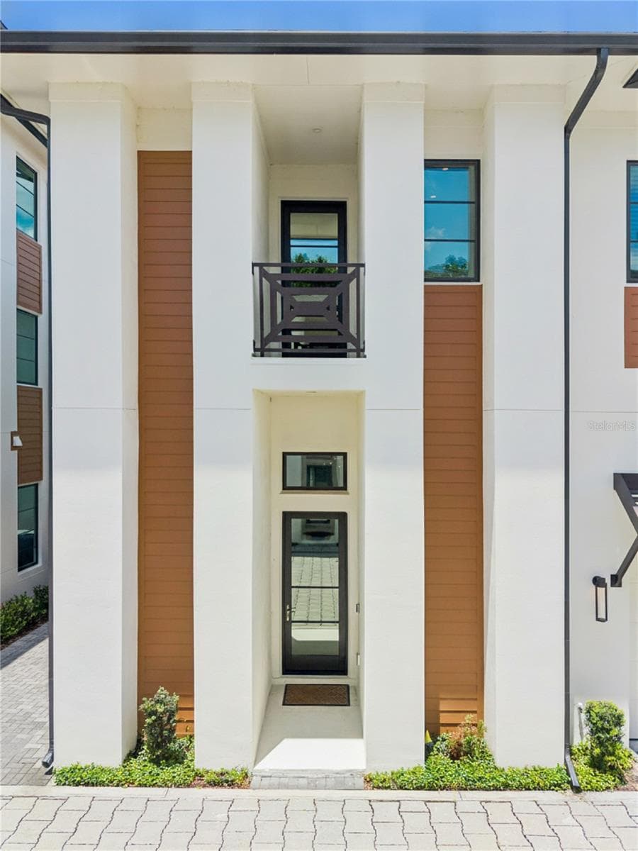 512 SWOOPE AVENUE — photo 3 of 46