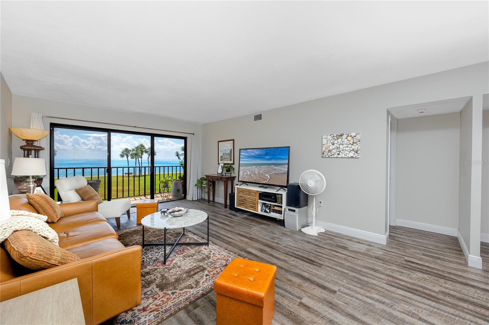 7530 SUNSHINE SKYWAY LANE — photo 2 of 53