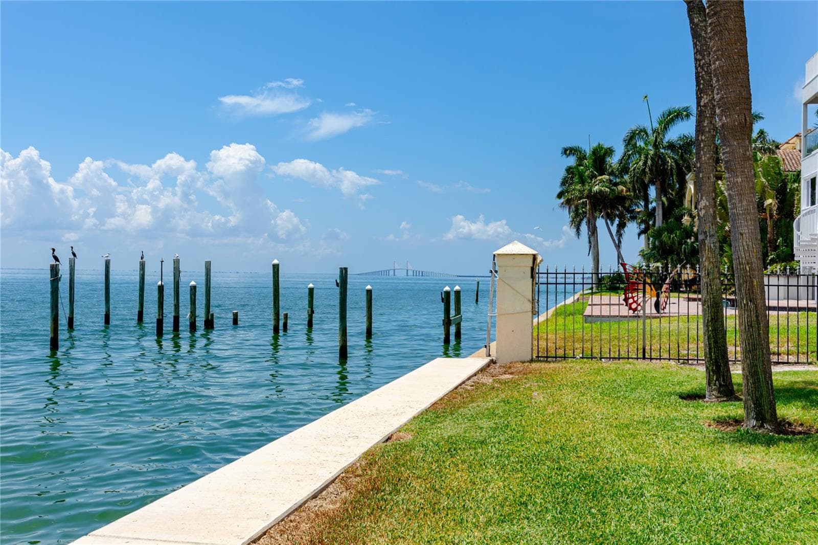 7530 SUNSHINE SKYWAY LANE — photo 32 of 53