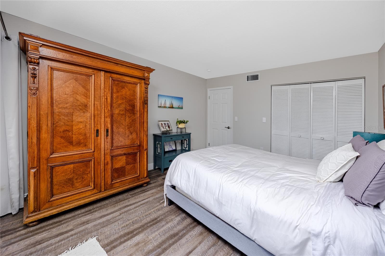 7530 SUNSHINE SKYWAY LANE — photo 22 of 53