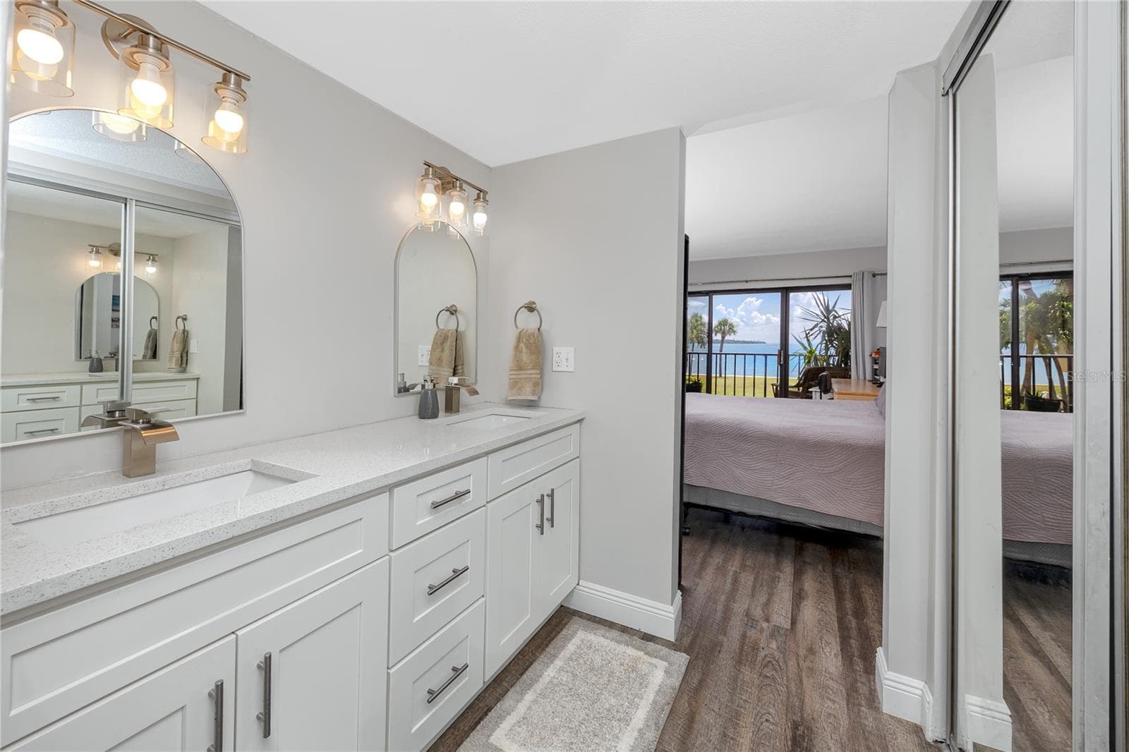 7530 SUNSHINE SKYWAY LANE — photo 19 of 53