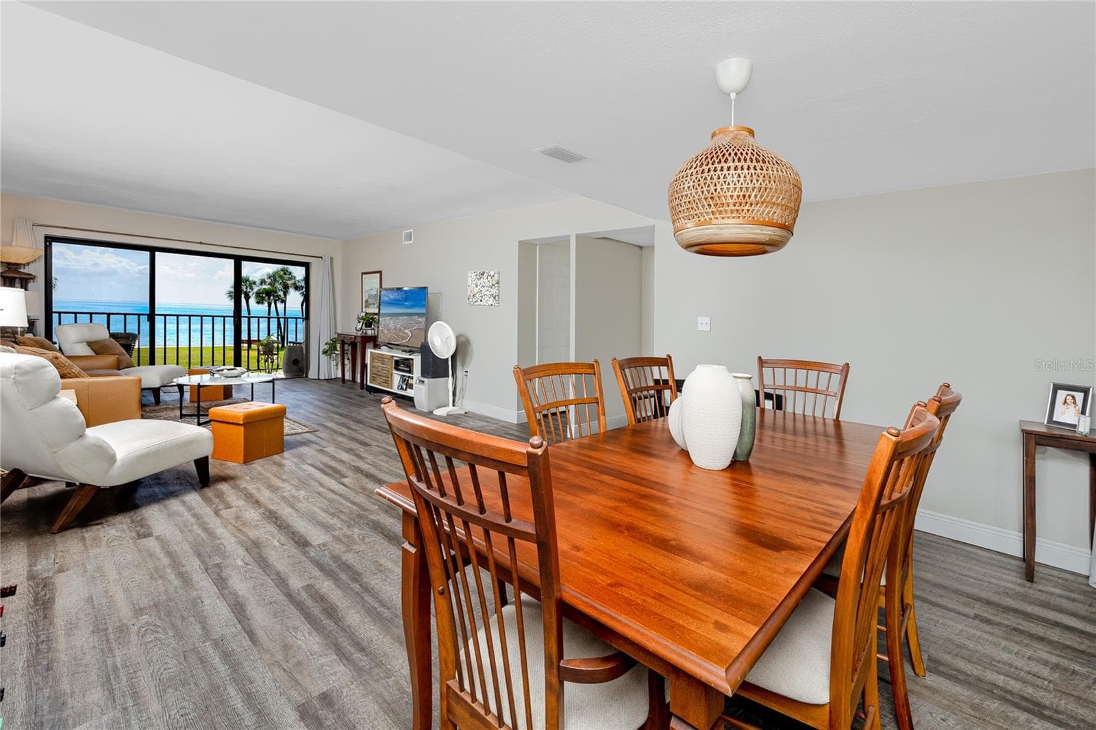 7530 SUNSHINE SKYWAY LANE — photo 8 of 53