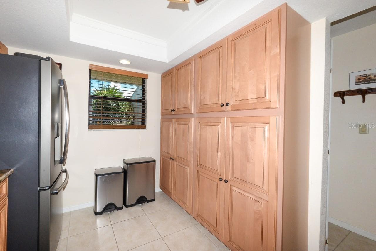 335 COLDEWAY DRIVE — photo 6 of 45