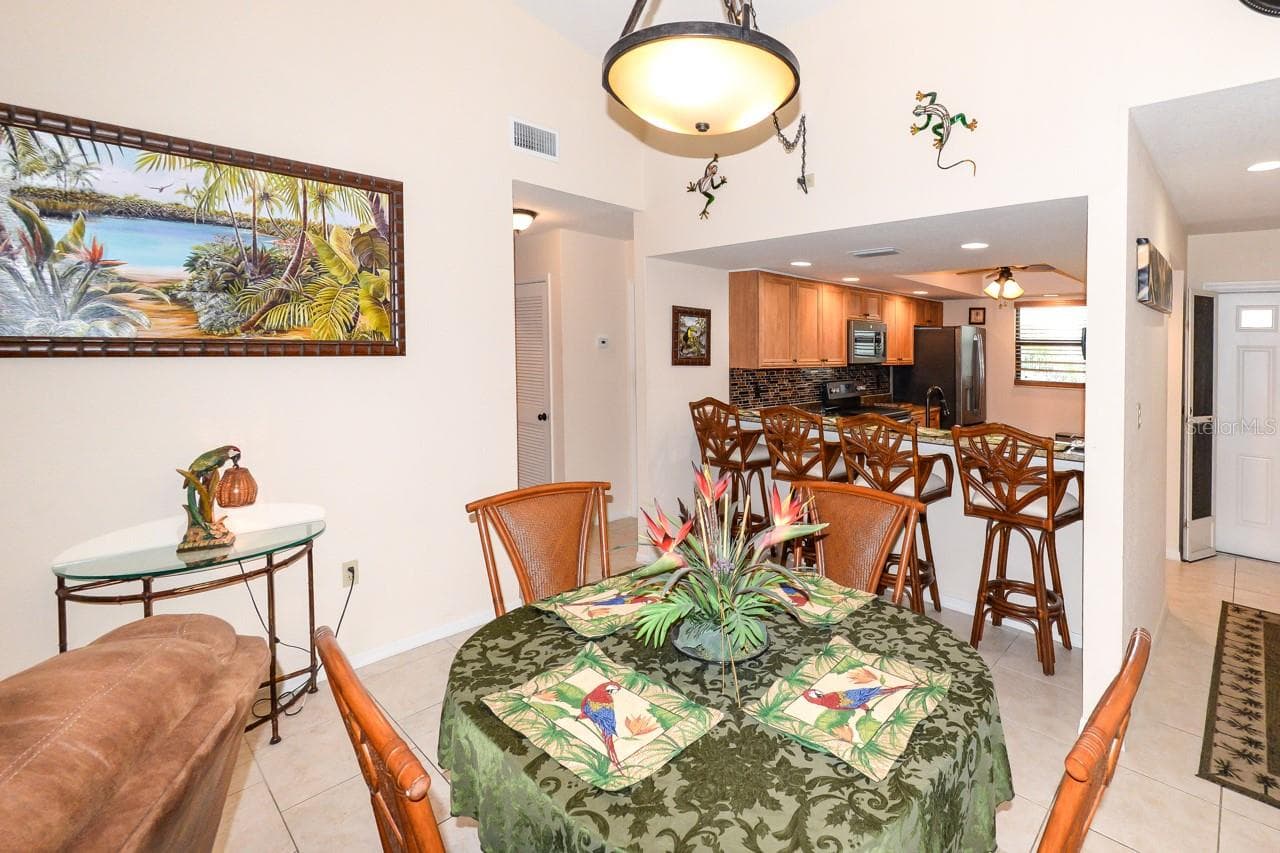 335 COLDEWAY DRIVE — photo 3 of 45