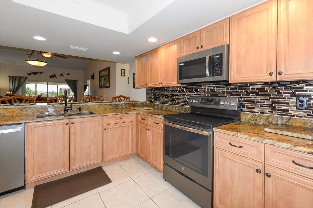 335 COLDEWAY DRIVE — photo 7 of 45