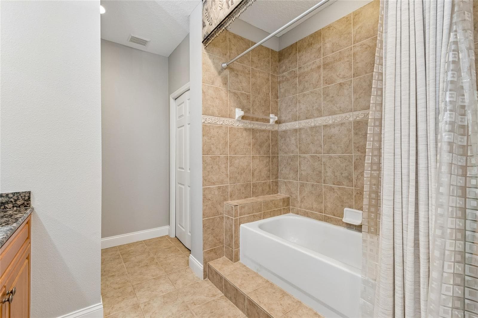 27708 SANTA ANITA BOULEVARD — photo 48 of 83