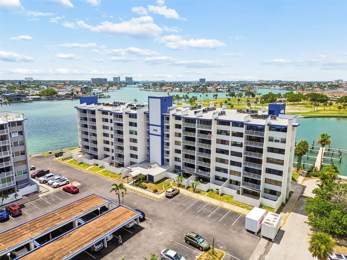 450 TREASURE ISLAND CAUSEWAY — photo 37 of 49