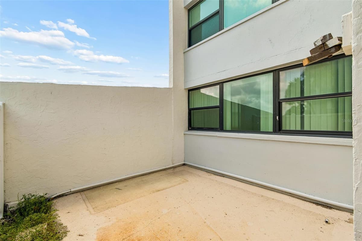450 TREASURE ISLAND CAUSEWAY — photo 27 of 49