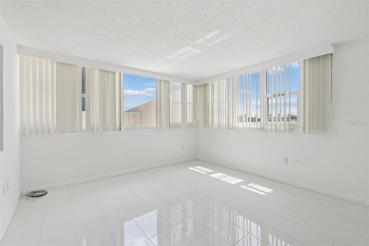 450 TREASURE ISLAND CAUSEWAY — photo 48 of 49