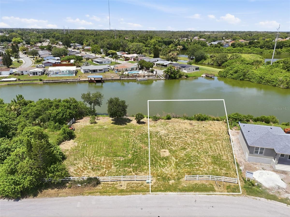 1504 JACKSON DRIVE — photo 1 of 12