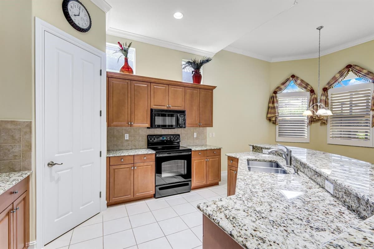 12584 GRANDEZZA CIRCLE — photo 9 of 25