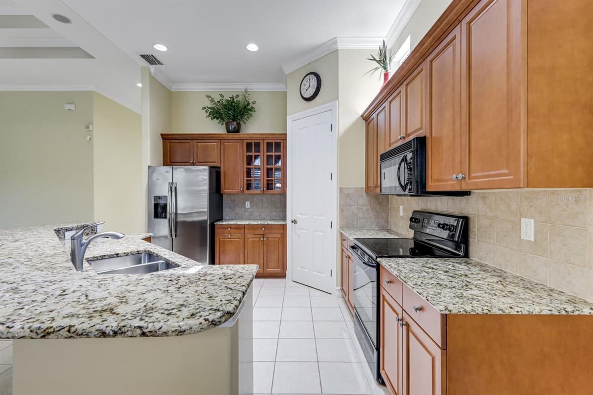 12584 GRANDEZZA CIRCLE — photo 11 of 25