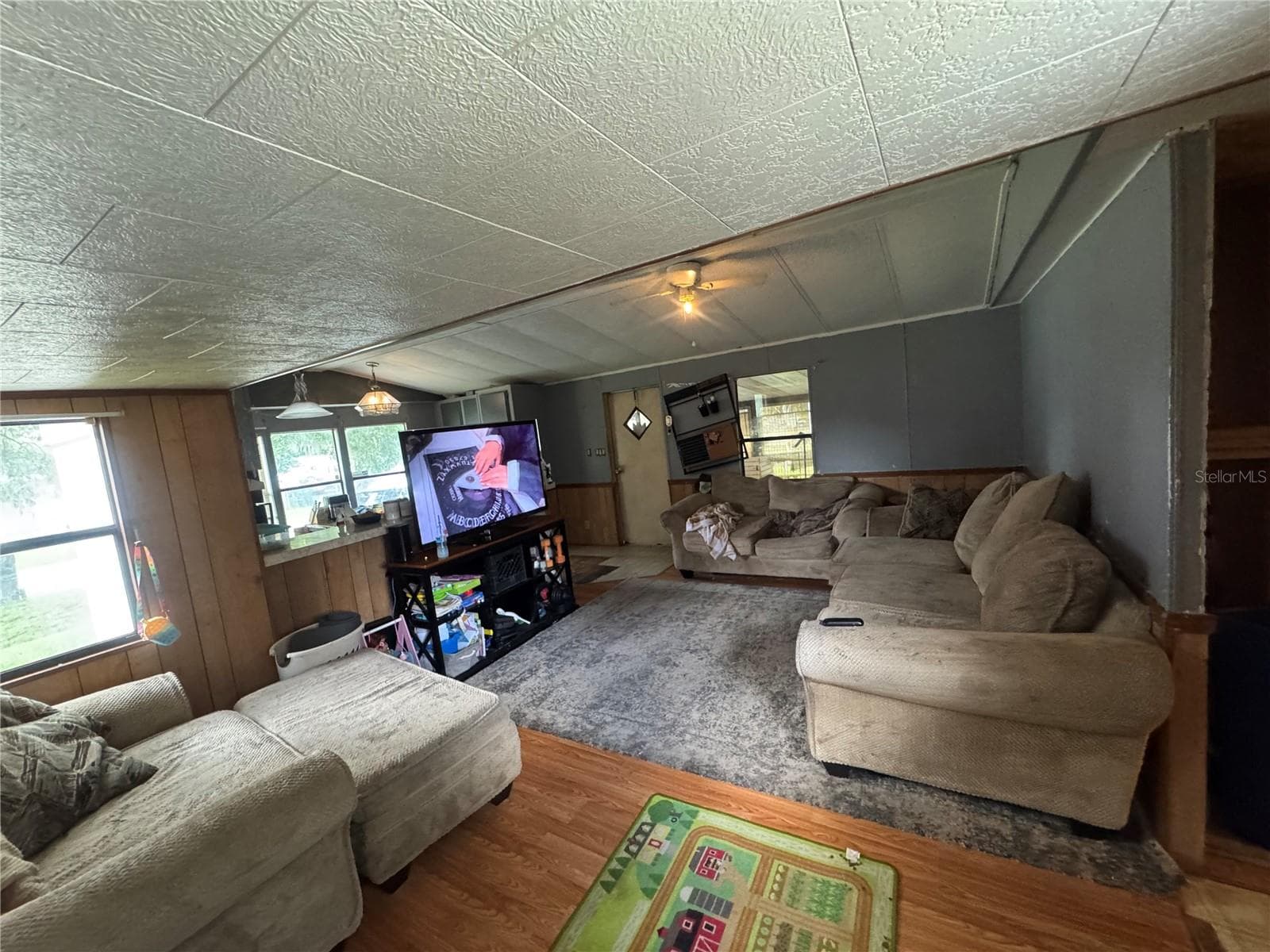 2429 CRESAP STREET — photo 13 of 29