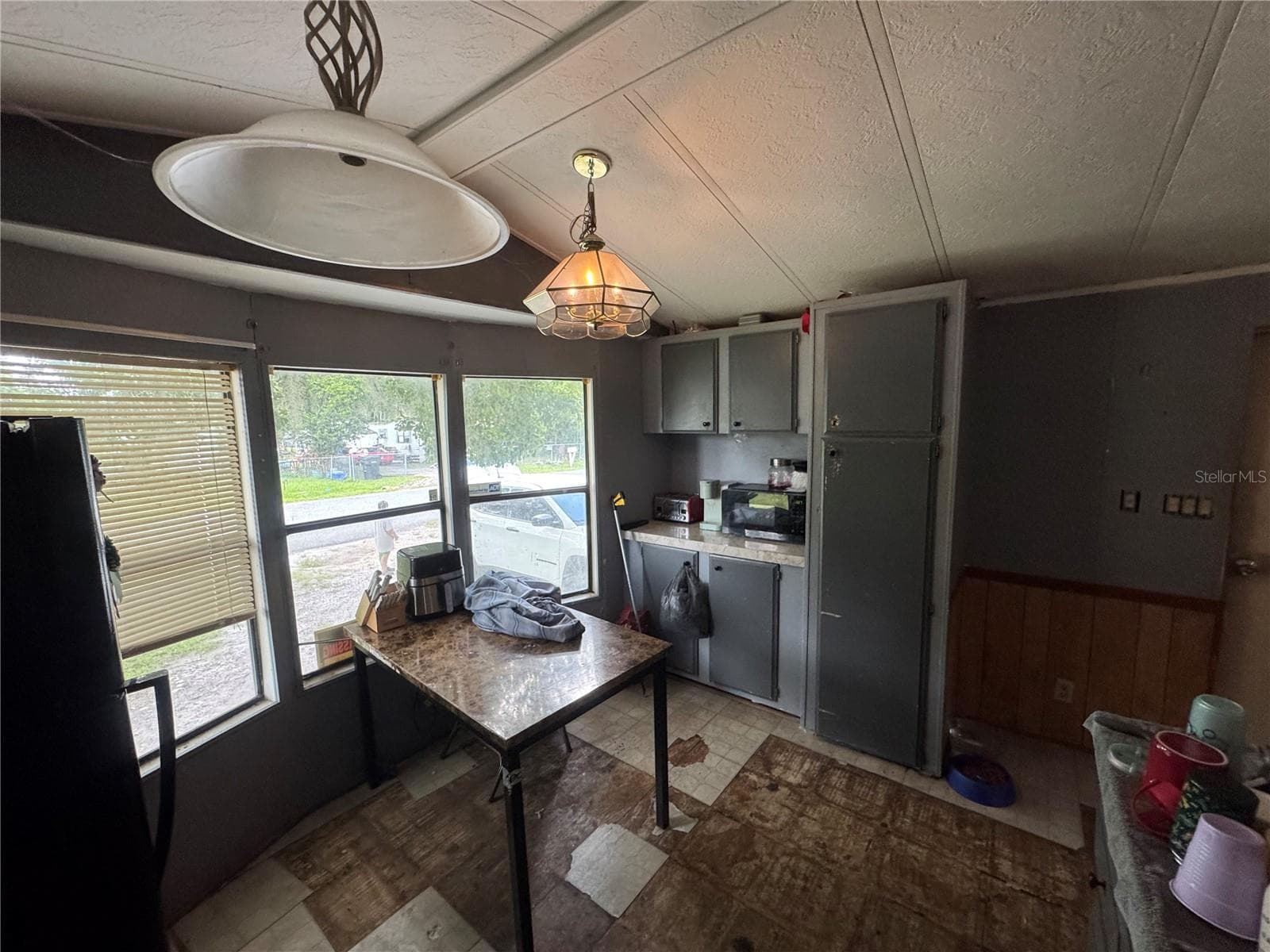 2429 CRESAP STREET — photo 10 of 29