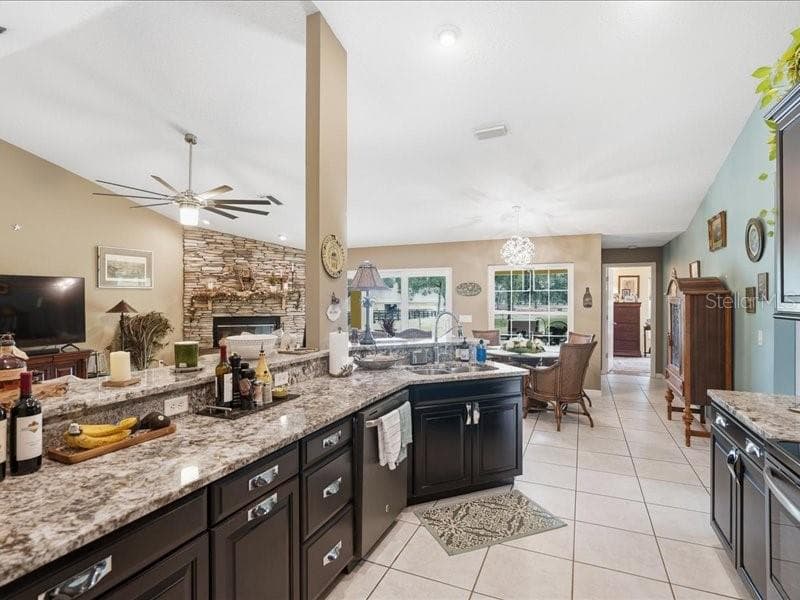 19950 5TH PLACE — photo 16 of 50