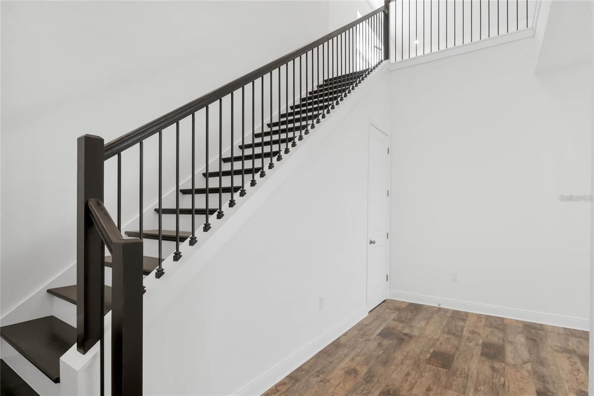 15730 VETTA DRIVE — photo 4 of 31