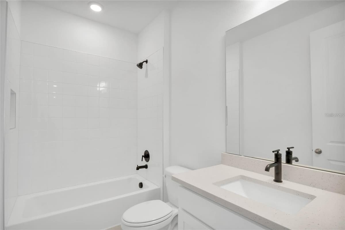 15730 VETTA DRIVE — photo 14 of 31