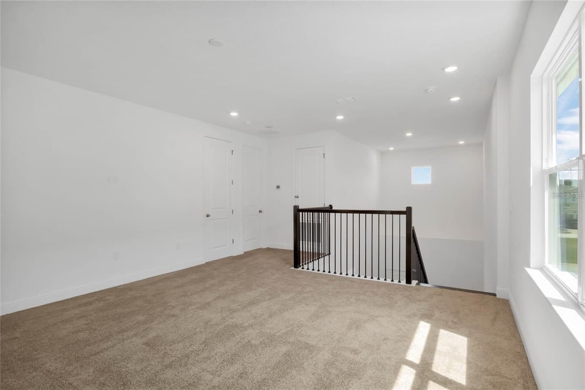 15730 VETTA DRIVE — photo 25 of 31