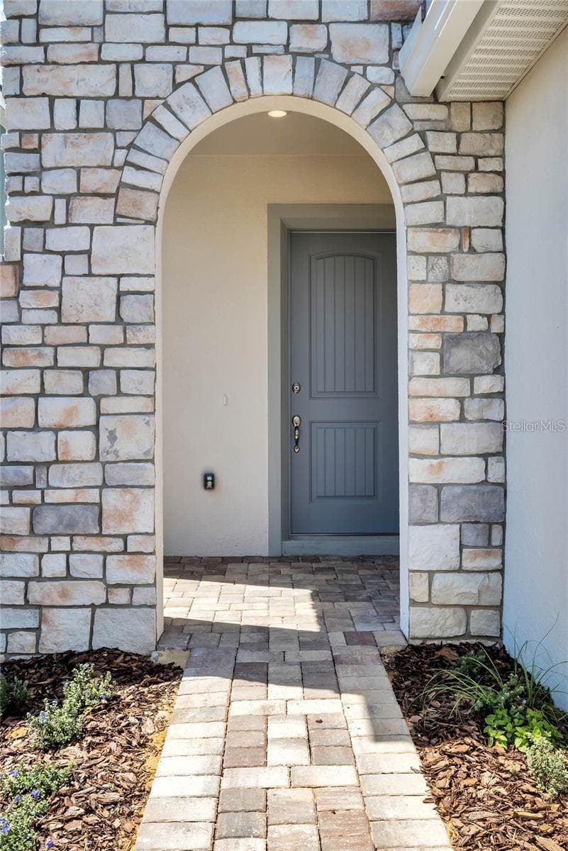 15730 VETTA DRIVE — photo 3 of 31