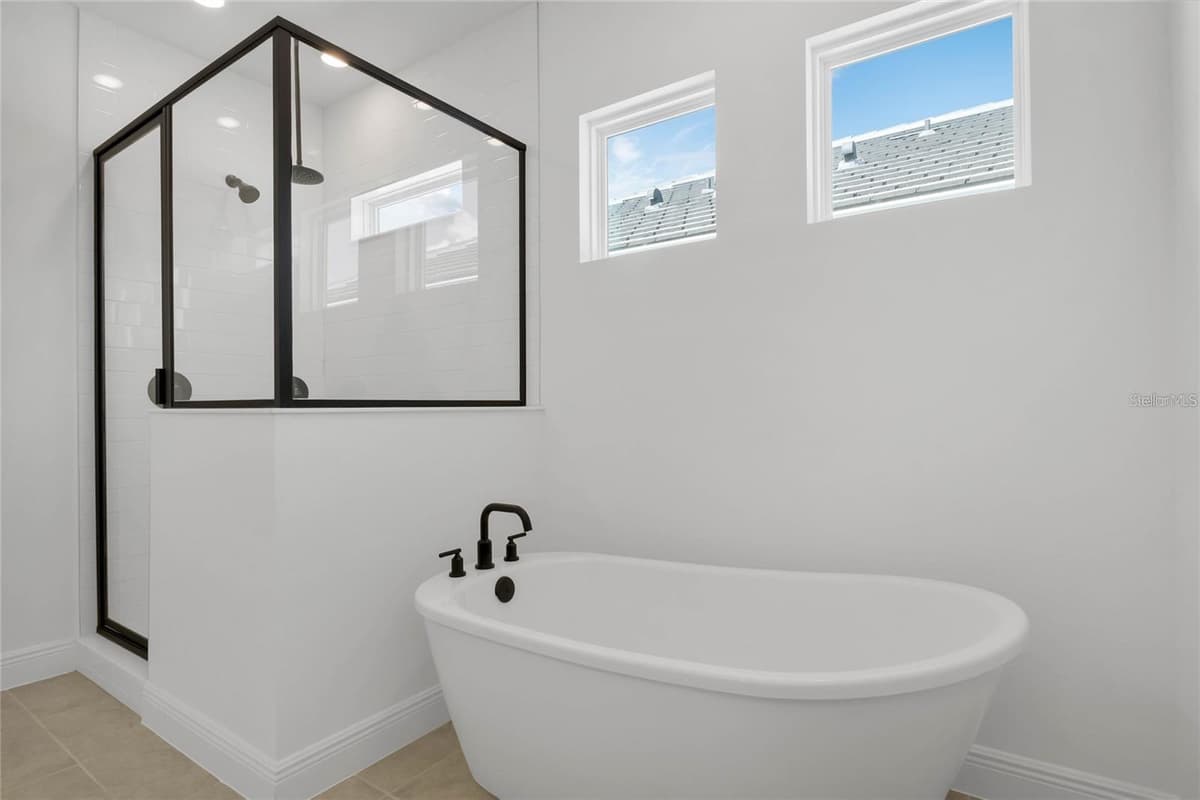 15730 VETTA DRIVE — photo 21 of 31