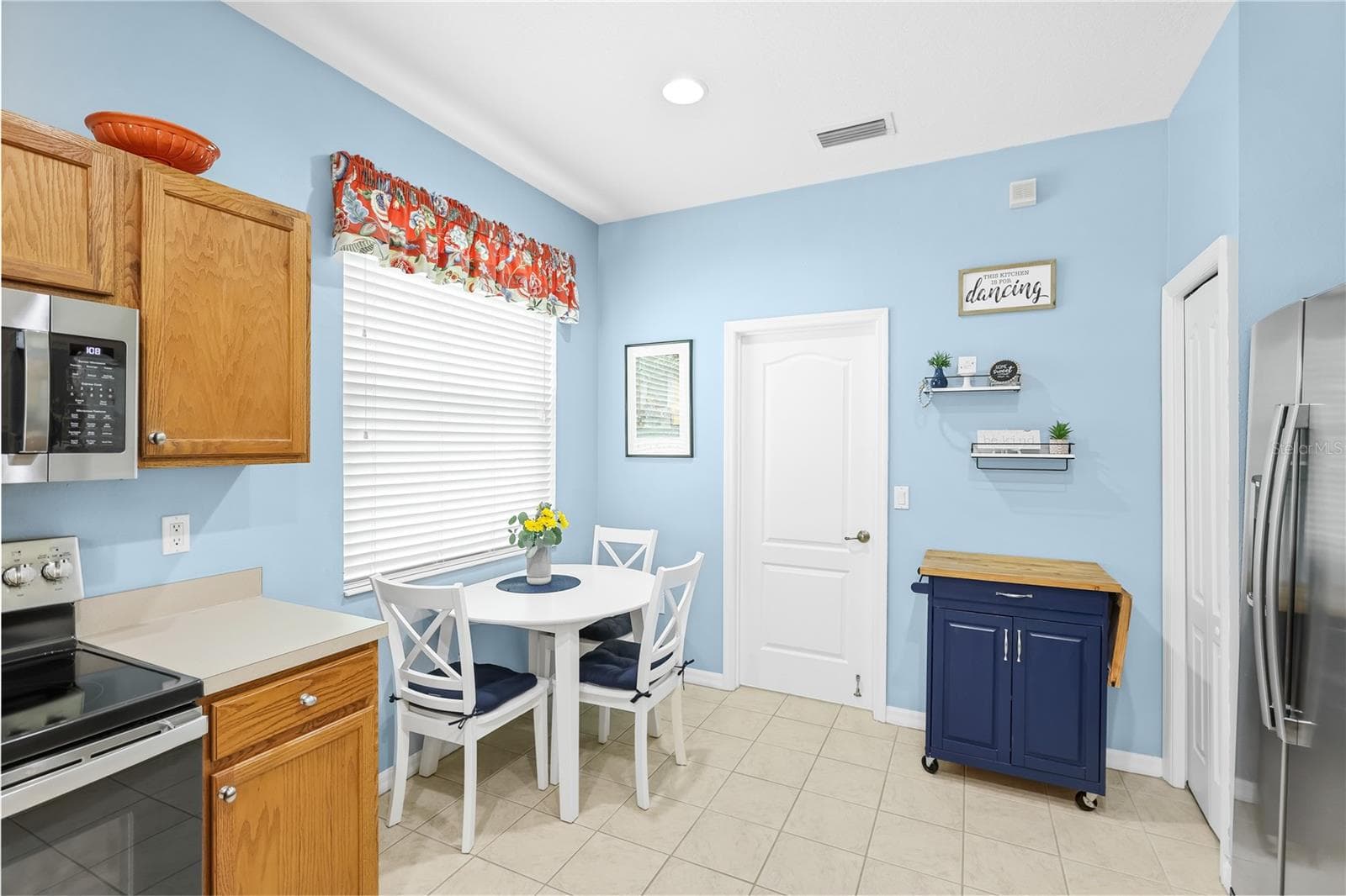 8954 FOUNDERS CIRCLE — photo 17 of 37