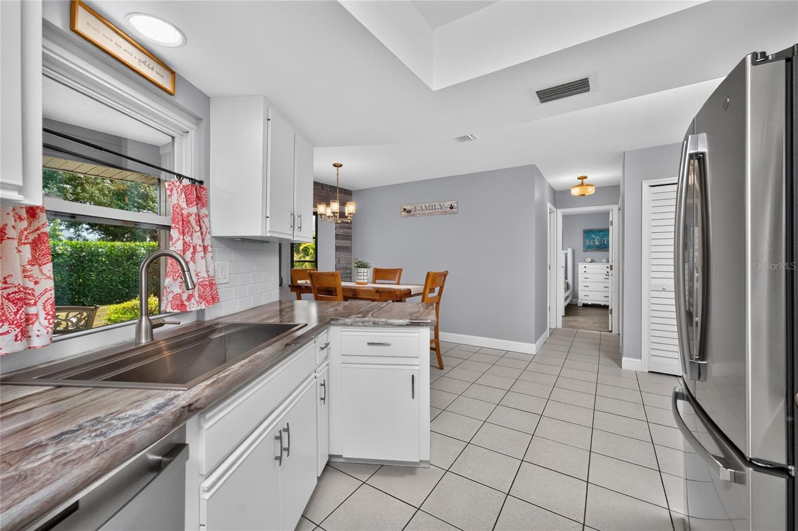 255 MARK TWAIN LANE — photo 10 of 51